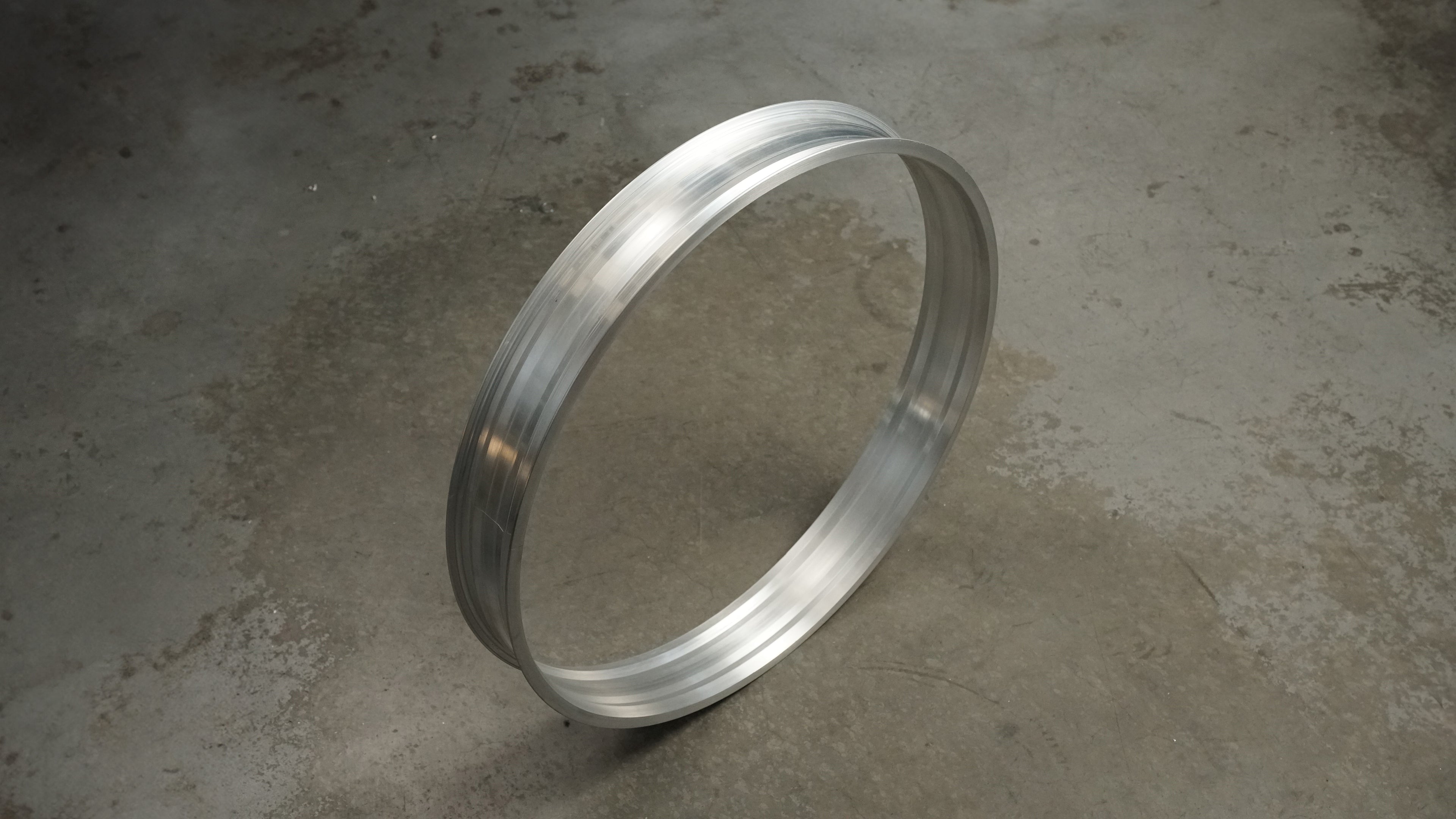 26 x 3 inch blank rim with no spoke holes — aluminum bicycle rim for custom cruisers