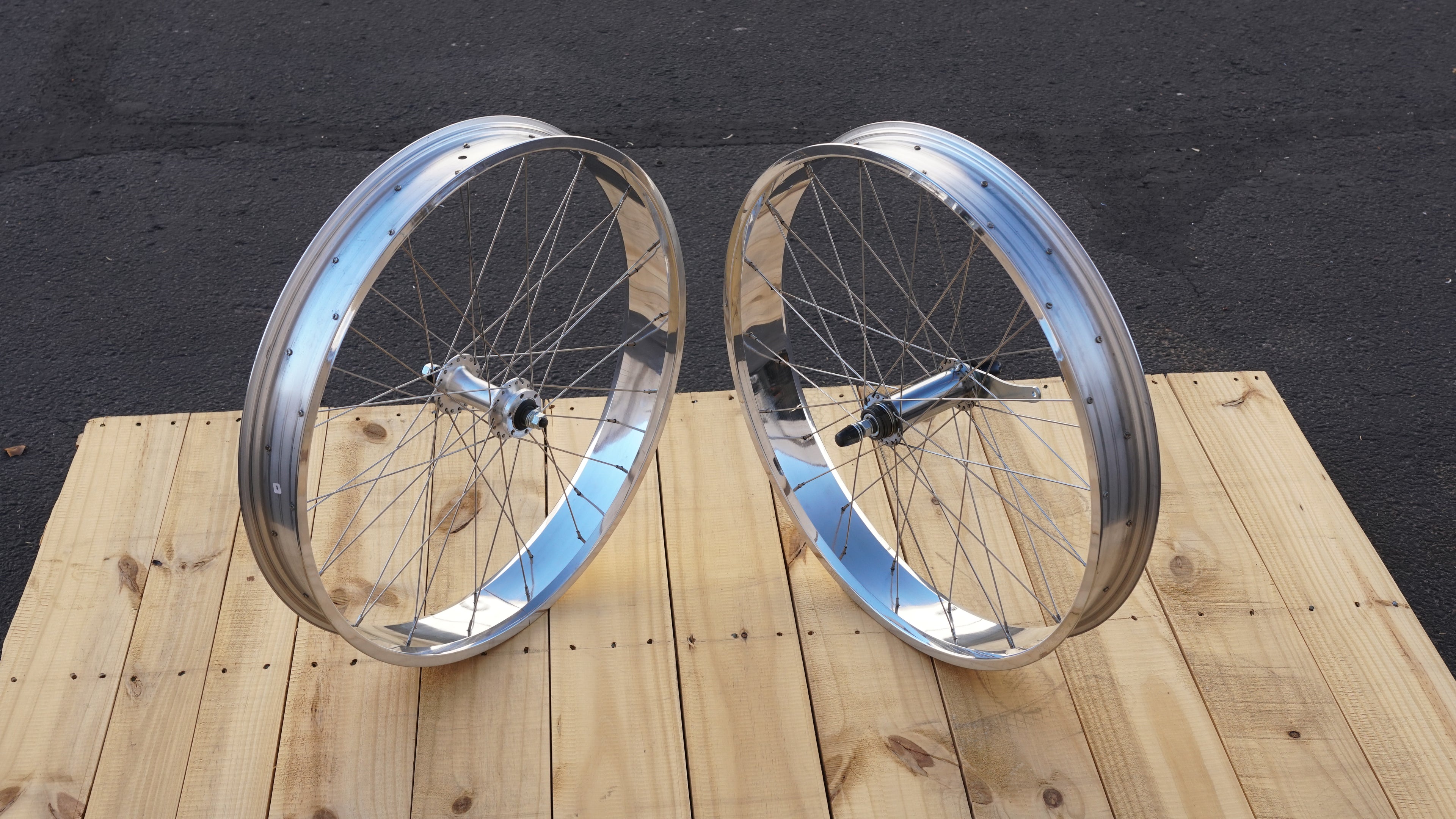 Wheel set 26 x 3 inch single speed wide hub — custom cruiser wheelset