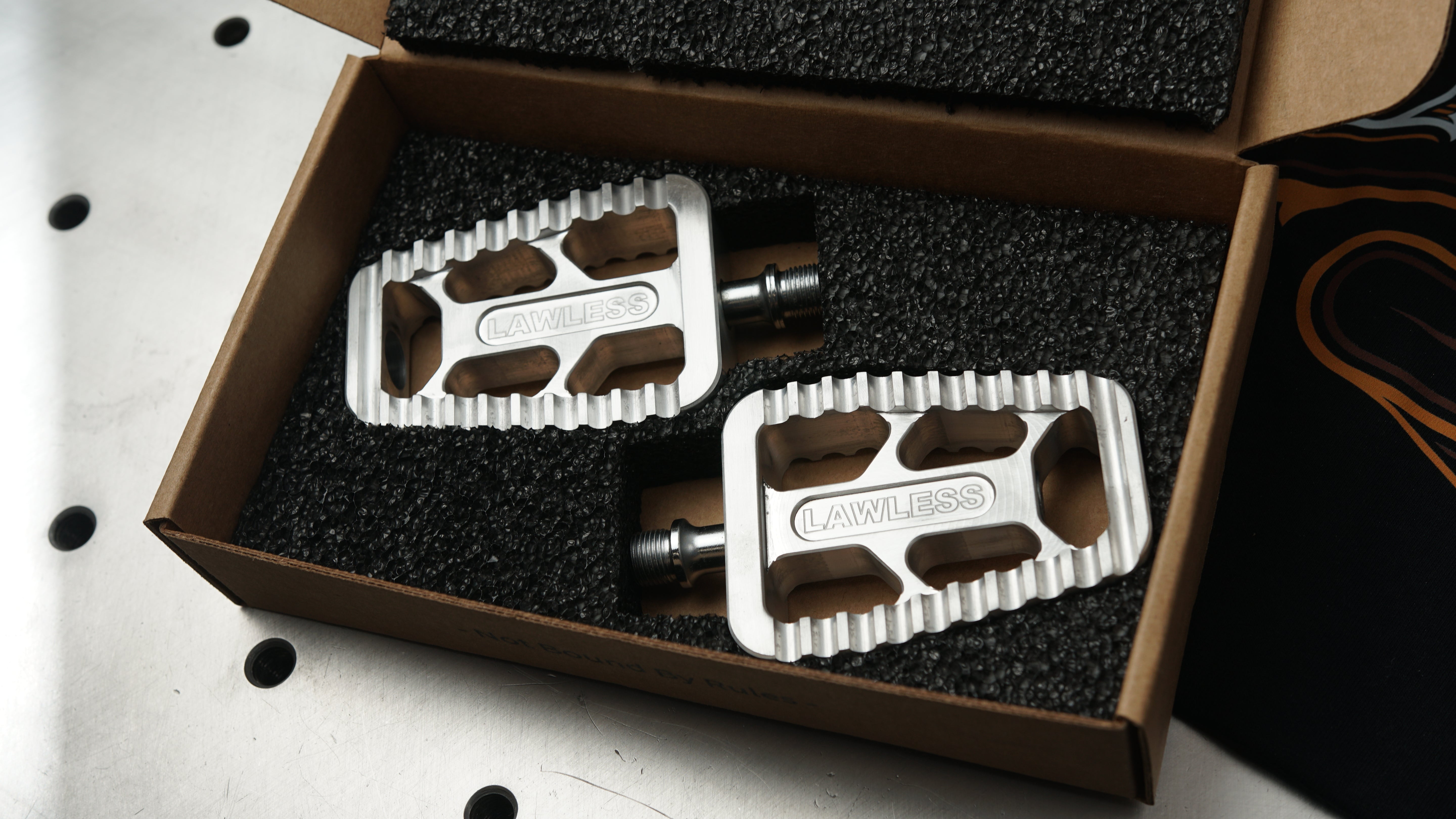 Mad Dog Pedal Set — CNC billet aluminum bicycle pedals for custom cruisers Main image