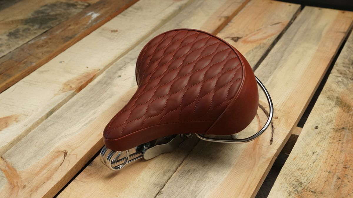 Cruiser Saddle with Handle — cruiser bicycle saddle
